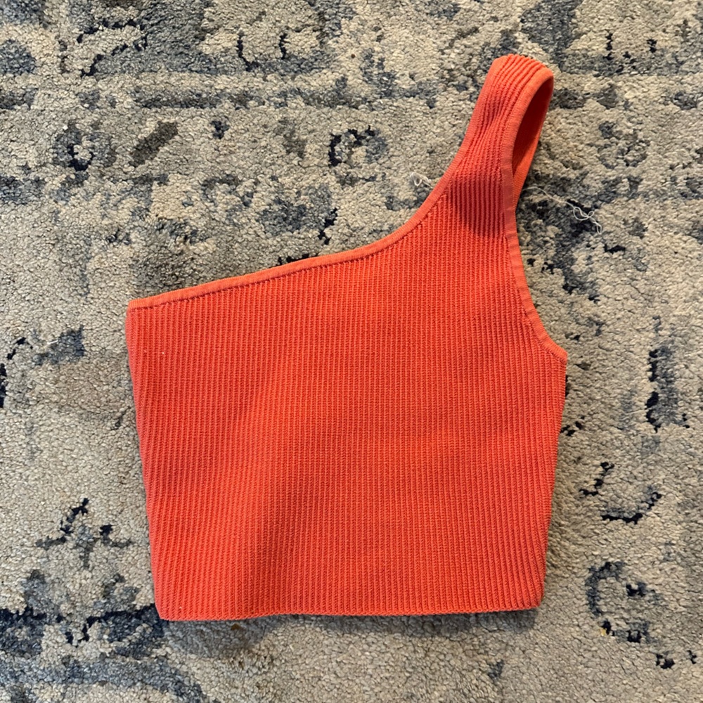 Aritzia Babaton Coral Ribbed Off the Shoulder Crop Top